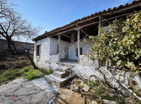 Yayakent Mahallesinde 338 M² Satılık Avlulu Kargir Köy Evi