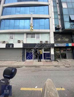 Kadıkoy'de Cadde Üstü 140m2 Kiralık Depolu Dükkan