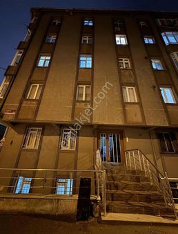 Balci Gyr. 3+1 Göçmen Sitesi Masrafsız Kullanışlı Göbek Daire