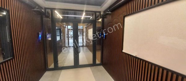 2+1 3.kat Göl Manzaralı Ana Caddede Merkezde Yeni Binada Kombili