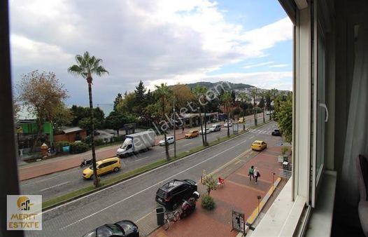 Deniz Ve Kale Manzaralı Eşyalı Kiralık Ayrı Mutfak 3+1 Daire