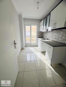 Beyaz Emlak'tan Ahatlı'da Ayrı Mutfaklı Kullanışlı 2+1 Daire