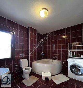 Cunda Adasında 3+1 Geniş Bahçeli Villa