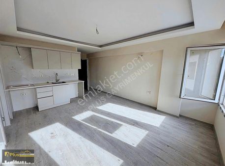 A Plus Gayrimenkulden Ortapark Meydanında Kiralık 1+1 Sıfır Ofis