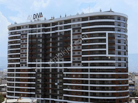 Bornova Goldiva Kuzey'de Net 145 M2 3+1 Satılık Daire