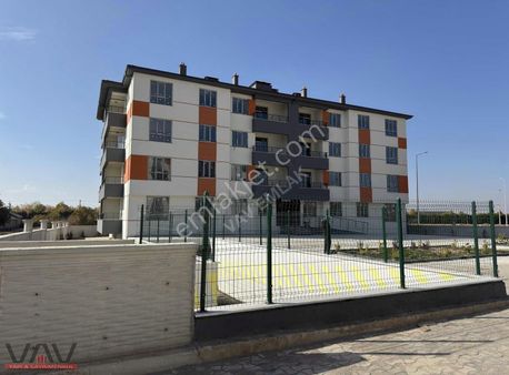 Karaman Yoluna Cephe 3+1 Oturuma Hazır Ara Kat Daire