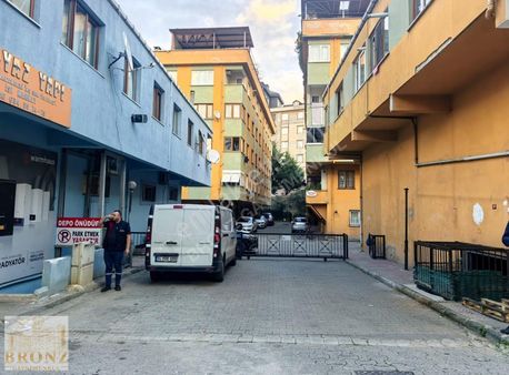 Hastaneye Yakn Site İçinde Otoparklı Ayrı Wc'li Arakat Ferah 3+1