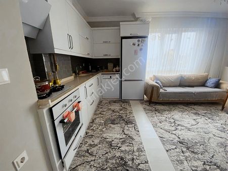 Karşıyaka Mah Site İçerisinde 3+1 + 90m2 Acill Satılık Daire