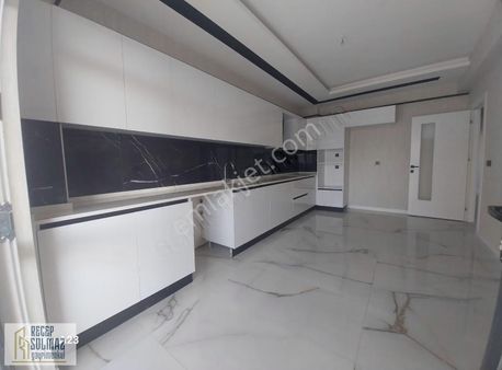 Uzunharmanlar Mah. Satılık 4+1 Ara Kat 175 M2 Net Daire