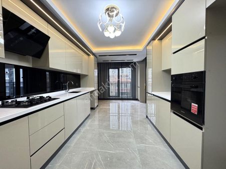 Çiftçioğullarından Lüx Sitede K.otaparklı Sıfır 4+1 Daire