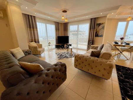 Eşyalı, Denize Yürüme Mesafesinde — Şık Dubleks (300 M²)