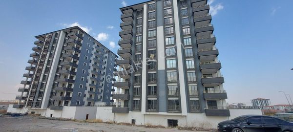 Değer'den Bostanbaşı 35'lik Yol Üzeri 3+1 Ara Kat Daire