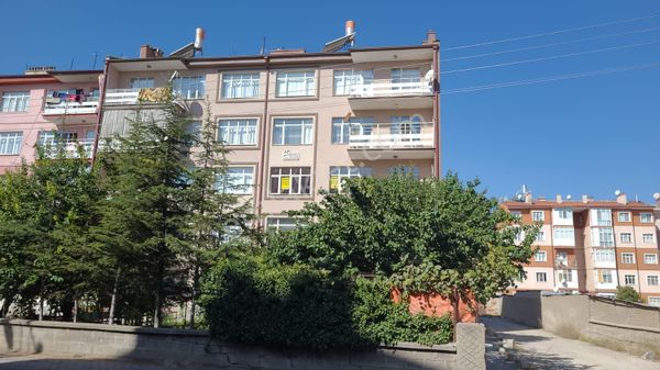 Aydınlık'ta Kent Plaza Arkası Çimento Siteleri 3+1 Arakat Kiralık Daire