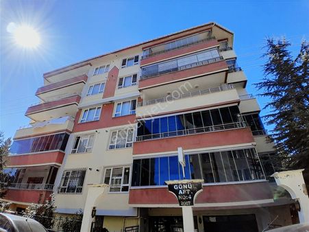 Turgut Özal Mahallesinde 3+1 200 M² Daire