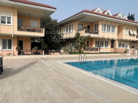 Florya Pembe Evlerde 240m2 Boş 4+1 Üst Dubleks Kiralık