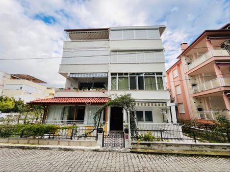 Altınoluk Yağcılar Bölgesinde Bahçeli Önü Yeşil Alan Olan En Geniş Giriş Kat 2+1 Ayrı Mutfak Daire