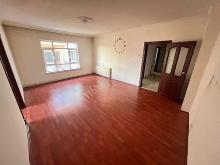 Metoroloji Paraleli Metro Yakını 3+1 Orta Kat Yapılı Güney Cephe