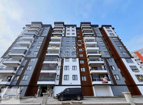 Revizyon'dan Tepe Panoramada Hem Sehir Hem Deniz Manzaralı Daire