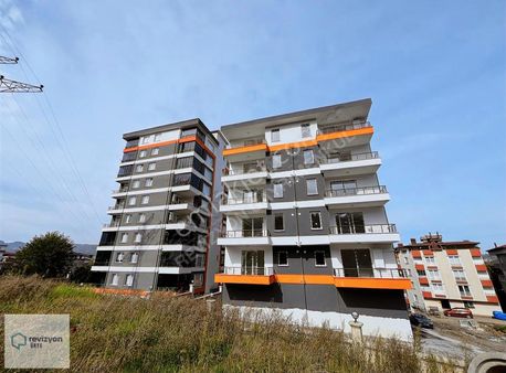 Revizyon'dan Yaşamkent Sitesinde Ayrı Mutfaklı Fırsat Daire!!!