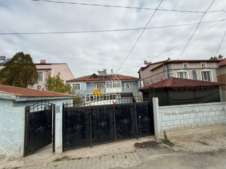 📍 Rota’dan Satılık Yunak Yeni Mah.2 Katlı Müstakil Daire