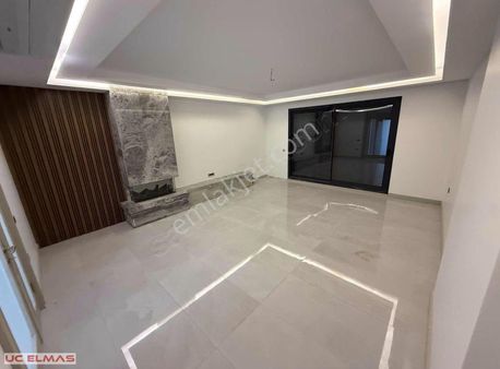 Üç Elmastan Gölcükler Mahallesi 5+1 Satılık Müthiş Satılık Villa