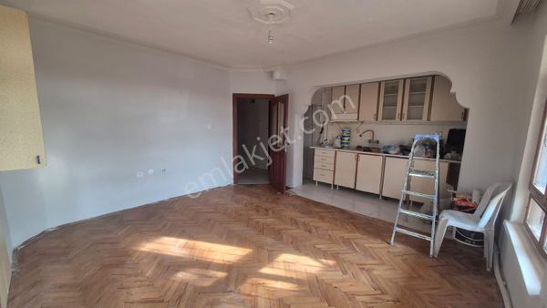 Gazi Göbeğe Yürüme Mesafesinde Düz Giriş 2+1 Satılık Kupon Daire !!