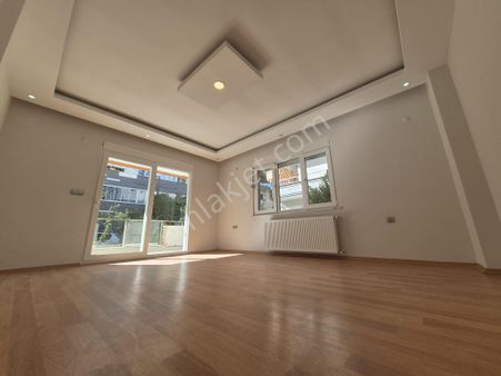 Sabri Pınarbaşı Gayrimenkul'den Deniz'e 100metre Satılık 3+1 Daire