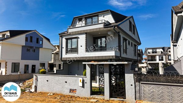 Sakarya Kocaali De Deniz Kenarında Uygun Fiyat 3+1 Villa