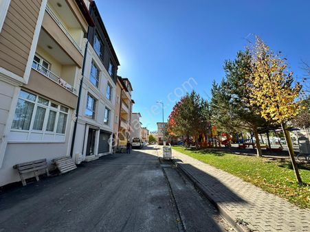 Turkuaz'dan Çarşı Oğuzlar Parkı Yakını Asansörlü Kiralık 1+1