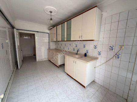 Bilgen Vatan'dan Köşk Mahallesi Halide Ömer Yakını 2. Kat Masrafsız Satılık 3+1 Daire