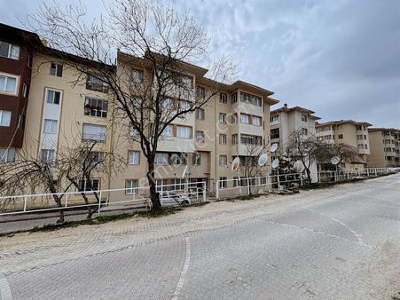 Söğüt Seramik Evlerin'de Manzaralı Geniş Satılık Daire