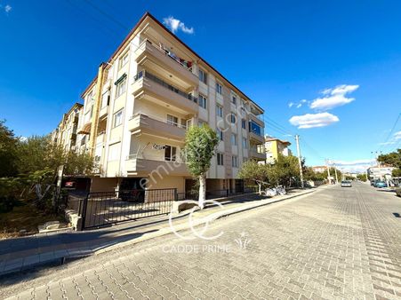 Cadde'den Doğa Manzaralı Oldukça Geniş Doğalgazlı Satılık