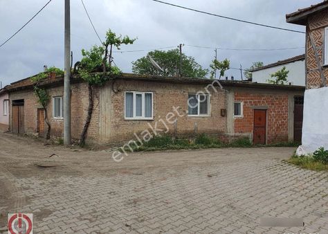 İnceoğlundan Melik Mahallesinde 328m2 Satılık Müstakil Köy Evi