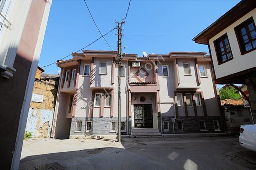 Tophane'de Satılık Bahçeli Mükemmel Tripleks İkiz Villa