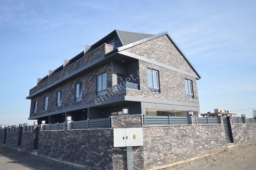 Sakarya Kocaali De Çift Cephe Bahçe Ayrı Mutfak 4+1 Villa