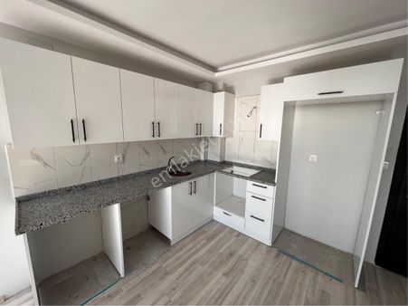 Seyhan Tellidere Mh Mavi Bulvar Metroya Yakın 2+1 Satılık Daire 6 Yaşında