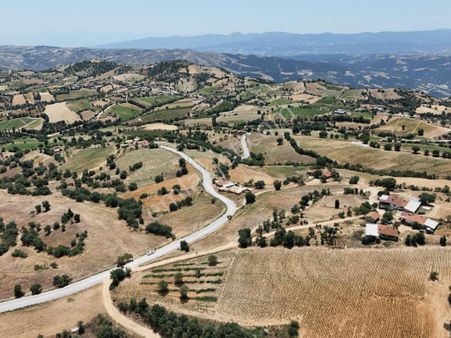 Remax Halit Kolaç'tan Denizli'de Asfalt Cephe Köyiçi İmarlı Arsa