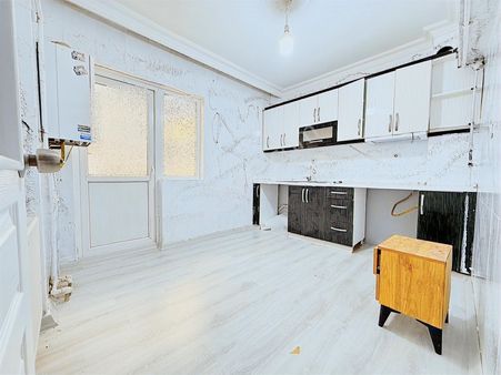 Muhteşem Konumda Cadde Üzeri Ara Kat 3+1 Kiralık Daire !