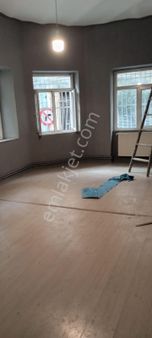 Beyoğlunda Kiralık 2+1yüksek Tavan