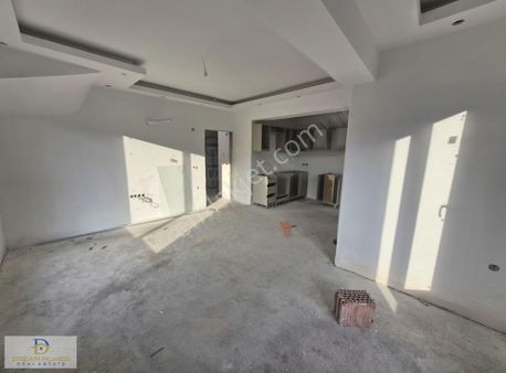 Taşyaka'da Baha Şıkman Cad. 100 Mt. 3+1 Dublex Sıfır Daire