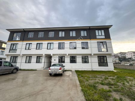 Remax Esra Karagöz'den Arifiye'de 3+1 Köşe Daire Acil Satılık