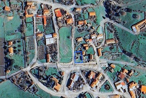 Bahçedere'de 370 M² Arsa