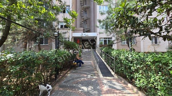 Beylikdüzü Büyükşehir C Blokları Sitesinde Satılık Boş 3+1 100 M2 Daire