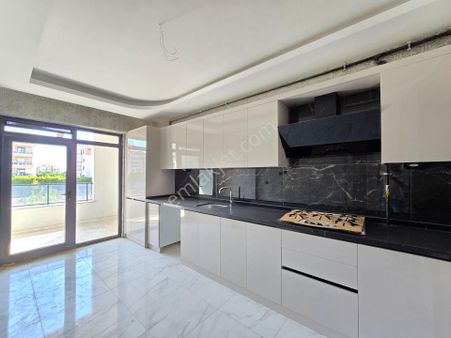 Şafak Caddesine Yakın İşyapar Gayrimenkulden Lüx Geniş 4+1 Daire