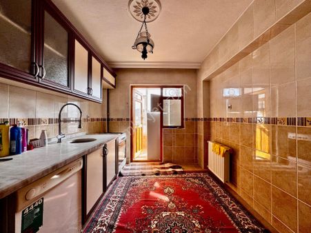 Bakırhan Emlak'tan Merkez'de 3+1 Güney Cephe 3.kat'ta Satılık Daire