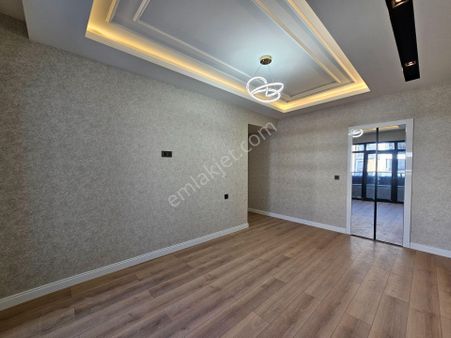 İşyapar Gayrimenkulden Selehattin Eyyübi Mah. Site İçi 4+1 Daire