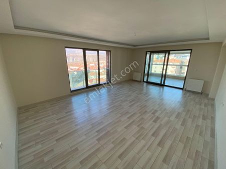 Ovacıkta Güvenlikli Site İçerisinde 4+1 Giyinme Odalı Lüks Daire