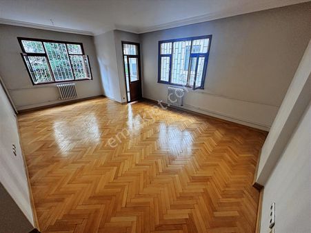 Yatırım'dan İdealtepe'de Çift Balkon Kullanımlı Katta Ferah 3+1