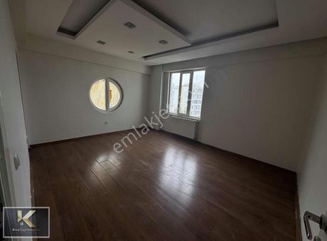 Orhan Doğan Caddesi Üzeri Kiralık 3+1 Daire