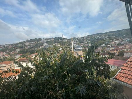 Beykoz İncirköy Mahallesinde Boğaza ,sahile Yakın, 2+1